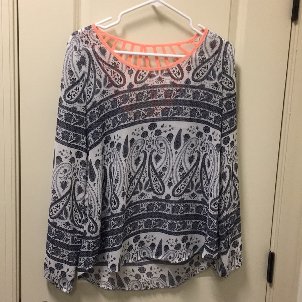 Boutique flowy tunic